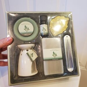 NEW Pier1 Gift Set - 6 pieces